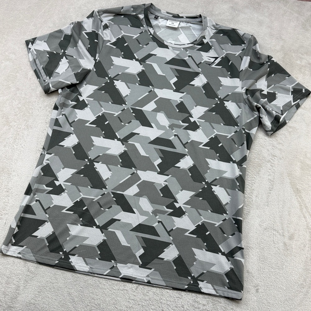 Gymshark T-Shirt Mens XXL Gray Geometric Camo Short Sleeve Activewear GMST3472